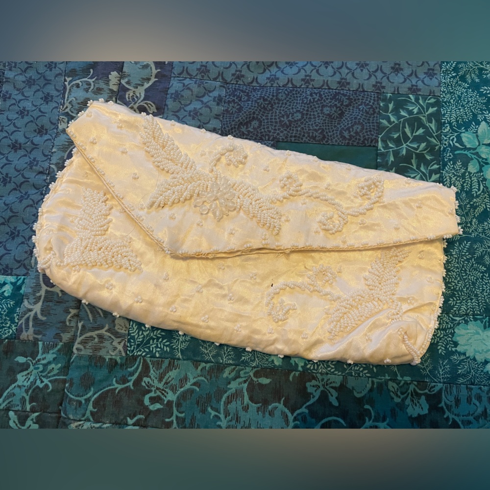 Sanber Vintage Ivory Satin Hand Beaded Wedding Clutch